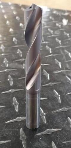 DESCRIPTION: (1) SOLID CARBIDE THROUGH COOLANT JOBBER DRILL BRAND/MODEL: ISCAR 5530532 RETAIL$: $ 507.41 EA SIZE: 9/16" QTY: 1