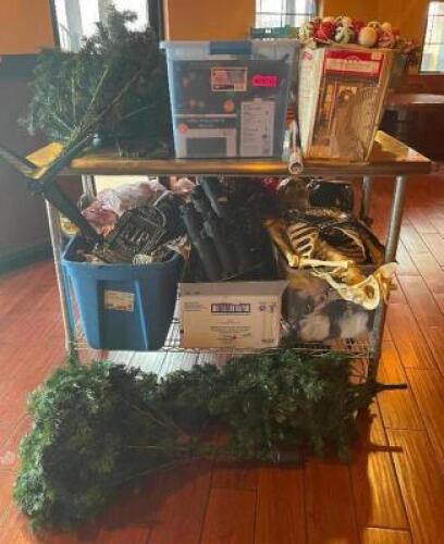 LARGE GROUP OF ASSORTED HOLIDAY DECORATIONS