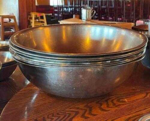 (8) - CT. SET OF STAINLESS STEEL MIXING BOWLS