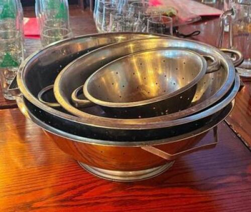 (4) - PC. COLANDER SET
