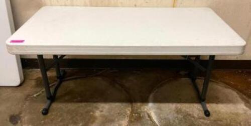 4' FOLDING TABLE