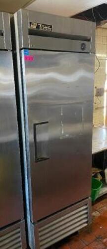 TRUE SINGLE DOOR COMMERCIAL REFRIGERATOR