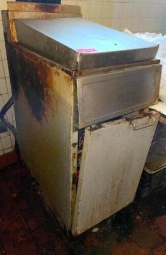 40 LB. GAS DEEP FRYER W/ LID