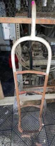 TWO WHEEL HAND TRUCK