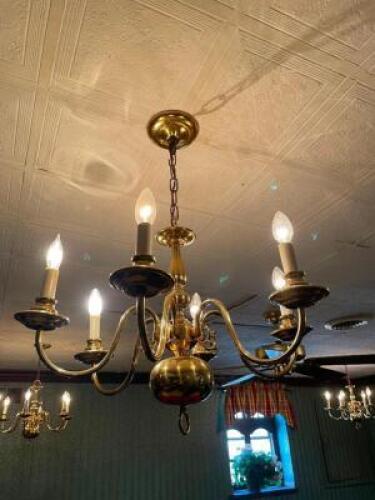 (4) POLISHED BRASS LIGHT FIXTURES.