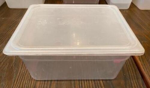 (6) HALF SIZE PLASTIC INSERTS W/ LIDS
