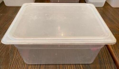 (6) HALF SIZE PLASTIC INSERTS W/ LIDS