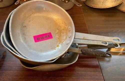 (5) ASSORTED SKILLETS
