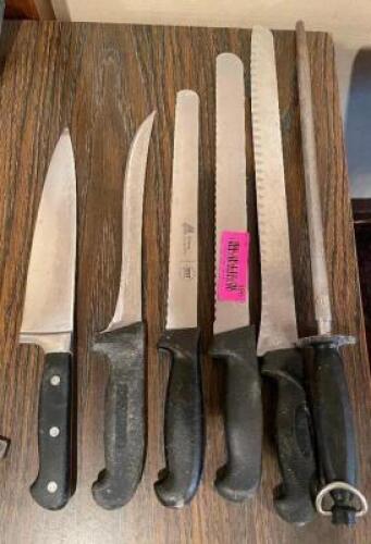 (6) PIECE KNIFE SET.