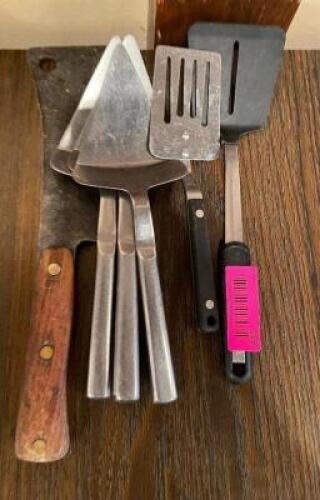 (1) LOT OF ASSORTED UTENSILS