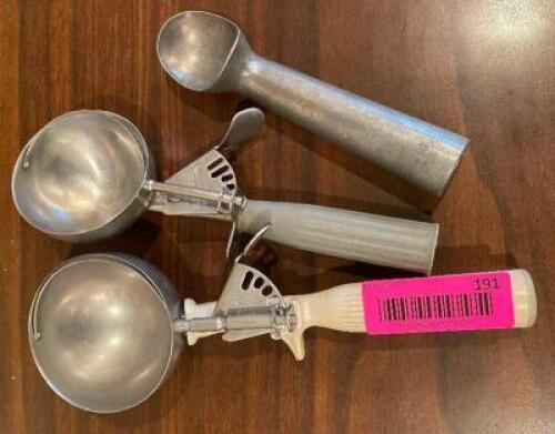 (3) PORTION SCOOPS