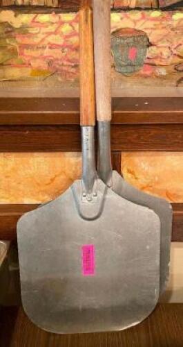 (3) LONG HANDLE PIZZA PADDLES