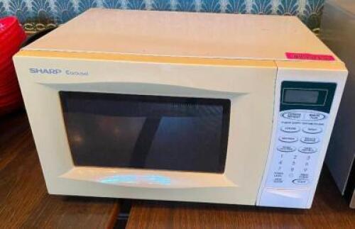 SHARP WHITE MICROWAVE