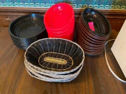 (30) ASSORTED PLASTIC AND WICKER FOOD BASKETS.