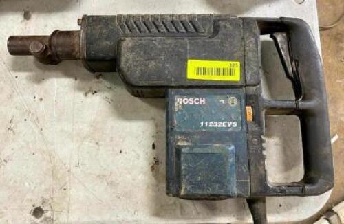 DESCRIPTION: ELECTRIC ROTARY HAMMER DRILL BRAND/MODEL: BOSCH 11232EVS LOCATION: WAREHOUSE LOCATION: 6249 LORENS LN. CEDAR HILL, MO 63016 QTY: 1