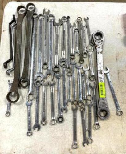 DESCRIPTION: ASSORTED WRENCHES AS SHOWN LOCATION: WAREHOUSE LOCATION: 6249 LORENS LN. CEDAR HILL, MO 63016 QTY: 1