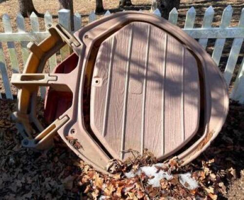 DESCRIPTION: OUTDOOR CHILDRENS SANDBOX LOCATION: HOUSE #2 LOCATION: 6521 WOODLAND DRIVE CEDAR HILL, MO 63016 QTY: 1