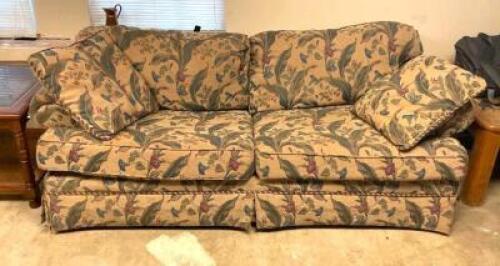 DESCRIPTION: SOFA CHAIR WITH (2) THROW PILLOWS LOCATION: HOUSE #2 LOCATION: 6521 WOODLAND DRIVE CEDAR HILL, MO 63016 QTY: 1