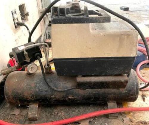 DESCRIPTION: 2.5 GALLON PORTABLE AIR COMPRESSOR BRAND/MODEL: SUNBORN LOCATION: HOUSE #2 LOCATION: 6521 WOODLAND DRIVE CEDAR HILL, MO 63016 QTY: 1