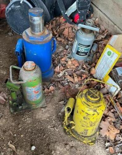 DESCRIPTION: (4) BOTTLE JACKS LOCATION: 7769 DITTMER RD. DITTMER, MO 63023 QTY: 1