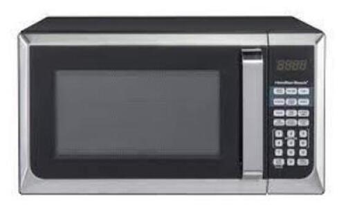 DESCRIPTION: (1) COUNTERTOP MICROWAVE BRAND/MODEL: HAMILTON BEACH RETAIL$: $70.00 EA SIZE: 0.9 CU FT QTY: 1