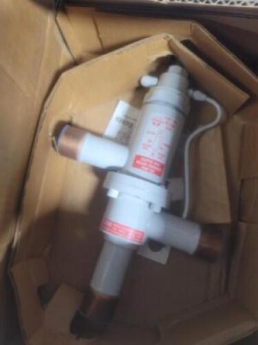 DESCRIPTION: (1) 3 WAY HEAT RECLAIM VALVE BRAND/MODEL: SPORLAN #A12D11B-HP RETAIL$: $809.99 EA QTY: 1