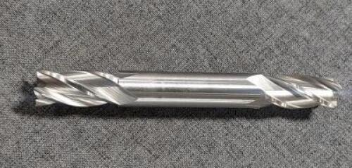 DESCRIPTION: (1) HSS DOUBLE END SQ END MILL BRAND/MODEL: HERTEL 87151254 RETAIL$: 53.06 SIZE: 1/2" DIA 1" LOC QTY: 1
