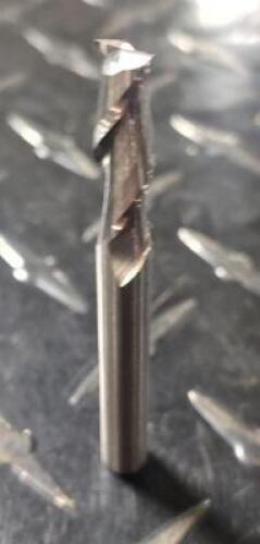 DESCRIPTION: (1) SOLID CARBIDE SQ END MILL BRAND/MODEL: KENNAMETAL 48481436 RETAIL$: 59.76 SIZE: 1/4" DIA 3/4" LOC QTY: 1