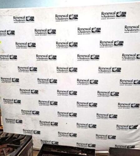 ADVERTISING SCREEN