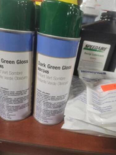 DESCRIPTION: (6) GLOSS SPRAY PAINT BRAND/MODEL: CLASS 3 SOLUTIONS BD1345 INFORMATION: DARK GREEN RETAIL$: $8.48 EA SIZE: 12 OZ QTY: 6