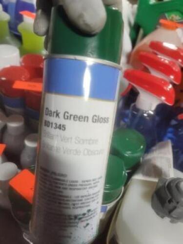 DESCRIPTION: (6) GLOSS SPRAY PAINT BRAND/MODEL: CLASS 3 SOLUTIONS BD1345 INFORMATION: DARK GREEN RETAIL$: $8.48 EA SIZE: 12 OZ QTY: 6