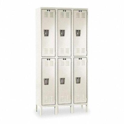 (1) WARDROBE LOCKER