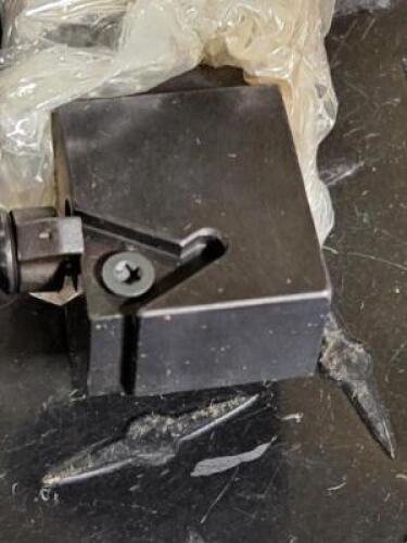 DESCRIPTION: (1) MTVOR RH THREADING TOOL HOLDER BRAND/MODEL: DORIAN 73310158028 RETAIL$: $94.24 SIZE: 1" SQ SHANK QTY: 1