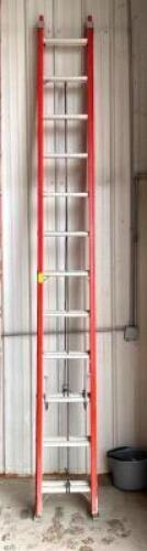 DESCRIPTION: 24FT FIBERGLASS EXTENSION LADDER BRAND/MODEL: LOUISVILLE FE3224 SIZE: 24' QTY: 1