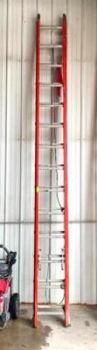 DESCRIPTION: 28FT FIBERGLASS EXTENSION LADDER SIZE: 28' QTY: 1