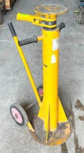 DESCRIPTION: 20-TON RATCHET TOP TRAILER STABILIZING JACK STAND BRAND/MODEL: EQUIPRITE QTY: 1