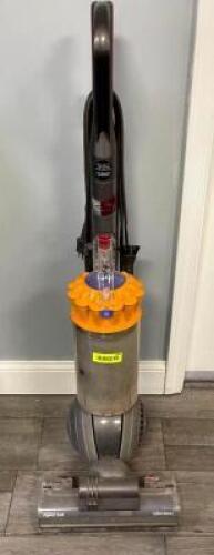 DESCRIPTION: DYSON BALL UPRIGHT VACUUM CLEANER BRAND/MODEL: DYSON QTY: 1