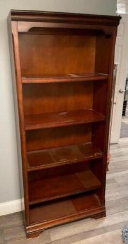 DESCRIPTION: WOODEN BOOKCASE SIZE: 30"X12.5"X70" QTY: 1