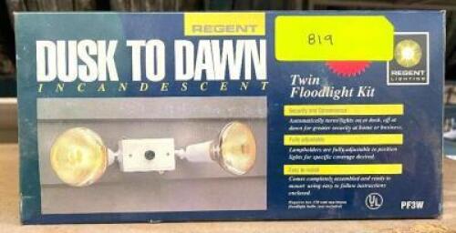 DESCRIPTION: (2) DUSK TO DAWN INCANDESCENT TWIN FLOODLIGHT KIT (NEW) BRAND/MODEL: REGENT PF3W QTY: 2