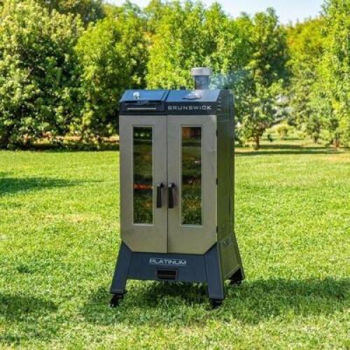 DESCRIPTION: (1) 98LB CAPACITY WOOD PELLET GRILL BRAND/MODEL: BRUNSWICK PLATINUM INFORMATION: BLACK STEEL WIFI ENABLED VERTICAL SMOKER, 5 IN 1 COOKING