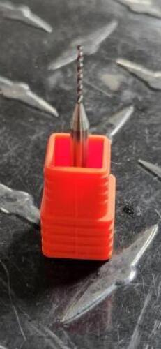 DESCRIPTION: (7) REGULAR SPIRAL CIRCUIT BOARD DRILL BIT BRAND/MODEL: KYOCERA 00902676 RETAIL$: $93.60 SIZE: #67, 1/8" SHANK QTY: 7