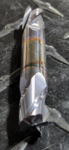 DESCRIPTION: (1) SOLID CARBIDE DOUBLE END SQ END MIL BRAND/MODEL: NIAGARA 17006429 RETAIL$: $61.30 SIZE: 7/16" DIA 9/16" LOC 7/16" SD QTY: 1