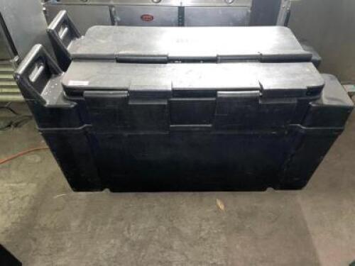 DESCRIPTION: CAMBRO TWO GROUP INSULATED CATERING CART MODEL CAMBRO ADDITIONAL INFORMATION: BLACK PLASTIC QTY: 1