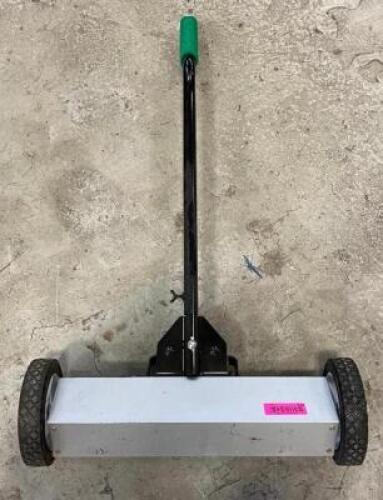 DESCRIPTION: 18" MAGNETIC SWEEPER QTY: 1