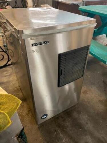 HOSHIZAKI 500 LB. REMOTED COOLED ICE HEAD. NO COMPRESSOR WITH HEAD.