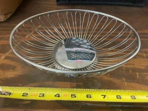 (20) 9" STAINLESS WIRE BREAD BASKETS