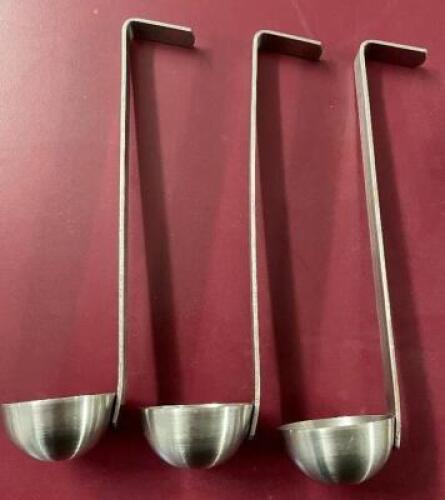 (18) 1 OZ STAINLESS LADLES