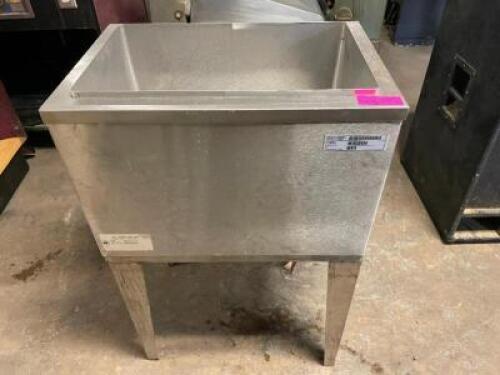 22" X 21" STAINLESS ICE KEEPER