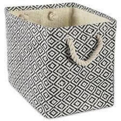DESCRIPTION: (4) MODERN PAPER GEO DIAMOND MEDIUM STORAGE BIN BRAND/MODEL: DII #camz38125 INFORMATION: DIAMOND RETAIL$: $28.03 EA SIZE: 17X12X12 QTY: 4