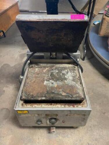 COUNTER TOP ELECTRIC PANINI PRESS